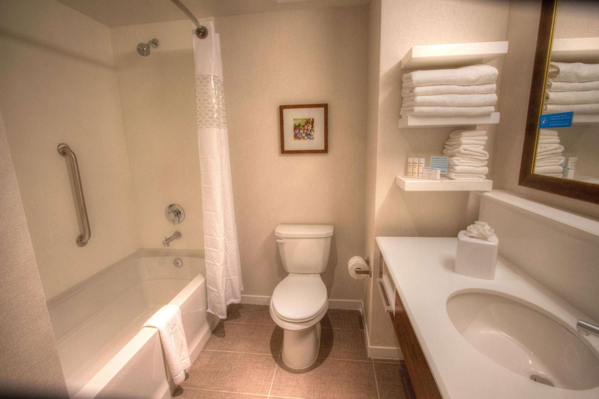 Hampton Inn & Suites Браселтон Экстерьер фото